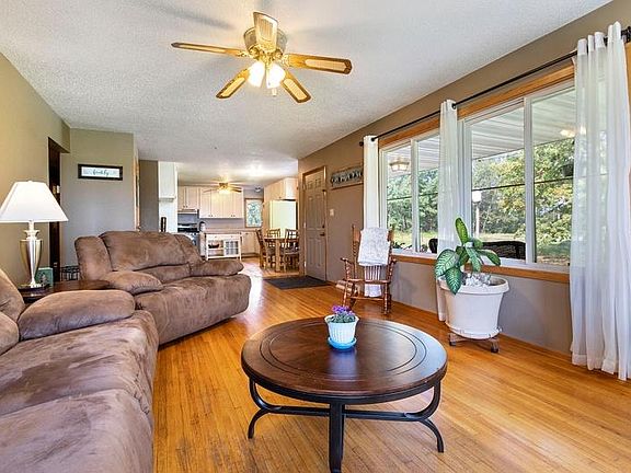 3rd image of 1596 205th Ave