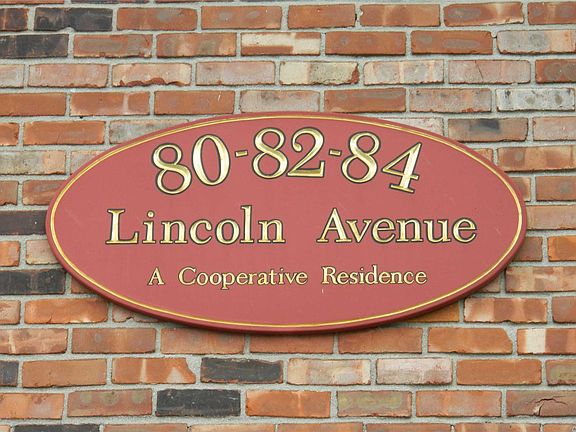 5th image of 82 Lincoln Ave