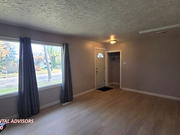 5th image of 10614 38th St NW