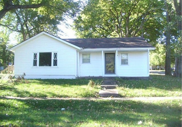 1st image of 107 S 1st St