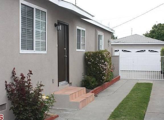 3rd image of 9614 Stanford Ave