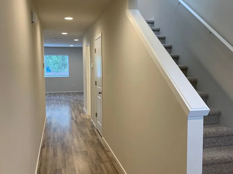 537 NE 138th Pl — Photo 2