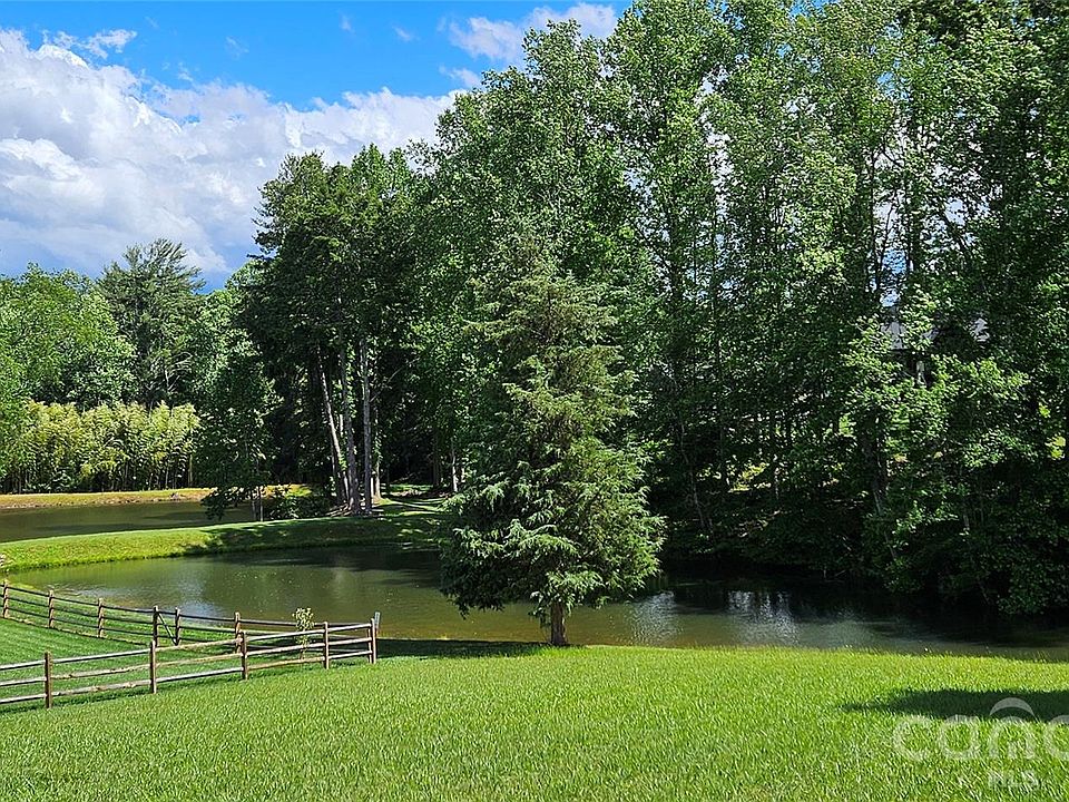 1st image of 12 Farm Pond Ln
