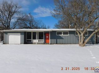 1424 SW Caledon St, Topeka, KS 66611