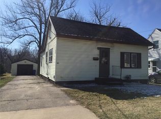 1631 32nd St NE, Cedar Rapids, IA 52402