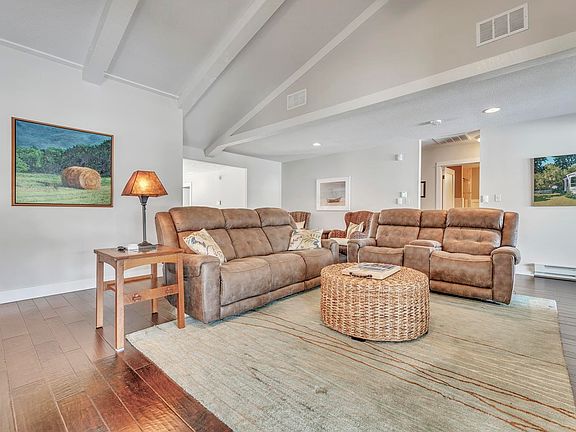 5th image of 20564 Breakwater Dr