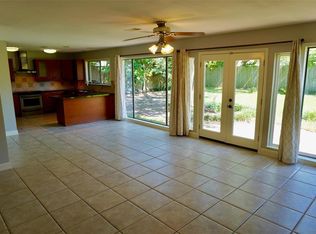 9538 Meadowglen Ln, Houston, TX 77063