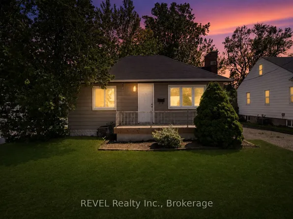6482 McLeod Rd, Niagara Falls, ON L2G 3G1