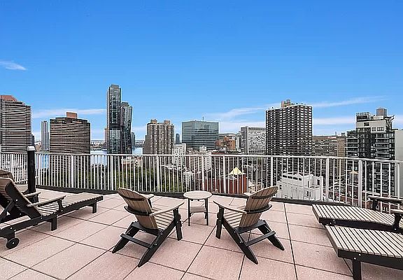 3rd image of 225 E 36th St APT 8B