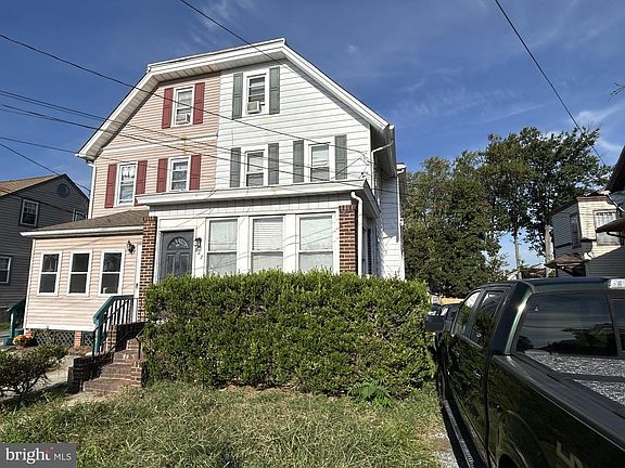 2nd image of 827 N Broad St
