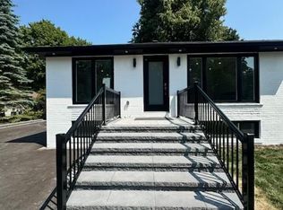 12 Kemano Rd, Aurora, ON L4G 2Y1