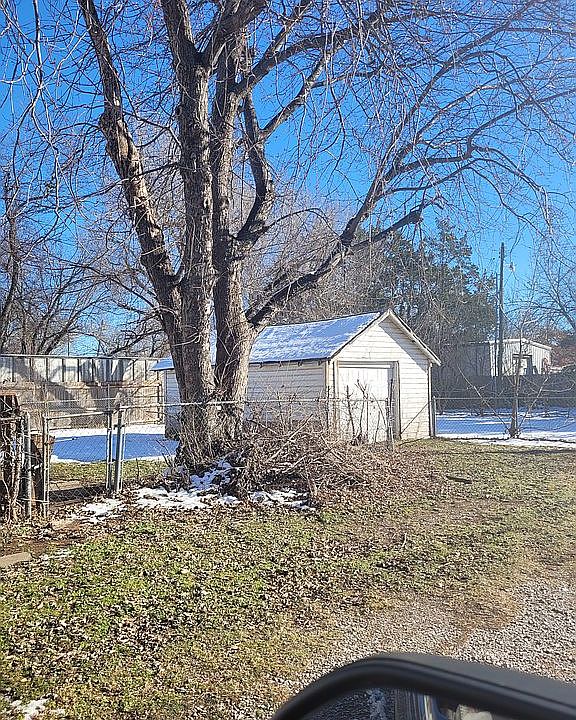 2nd image of 16 E Clegern Ave