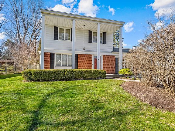 3rd image of 1718 Larkspur Dr