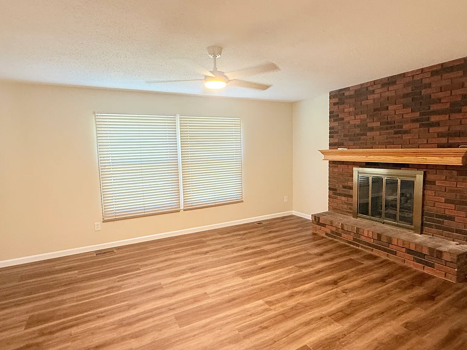 4 bed, 3010 sqft, $3,100 — Photo 2