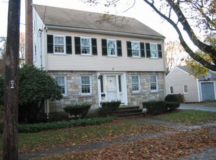 40 Rustlewood Rd, Milton, MA 02186
