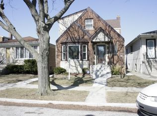 6746 W Rascher Ave, Chicago, IL 60656