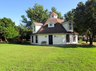 1918 Willow Ave, Ponca City, OK 74604