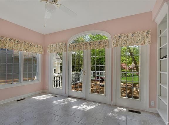 4th image of 6005 Brentmoor Dr
