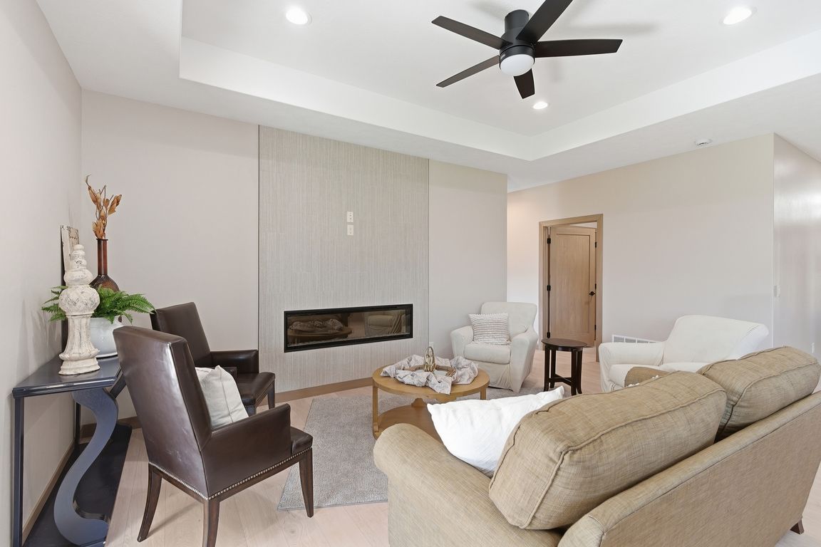 next background image