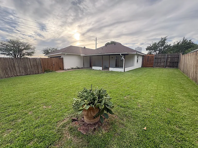 3802 Roan Cir — Photo 6