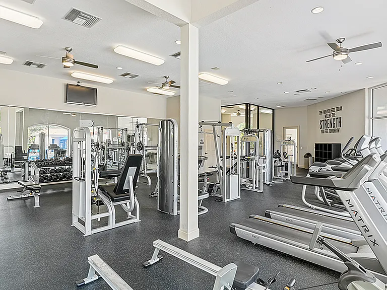 Halston World Gateway Apartment Homes — Photo 14