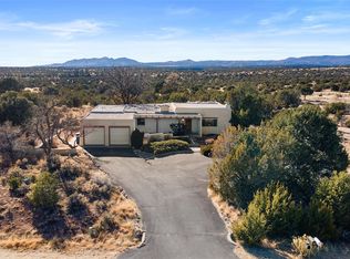 102 La Senda Rd, White Rock, NM 87547