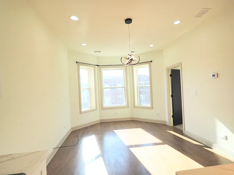 1051 N Lawndale Ave #2 — Photo 4