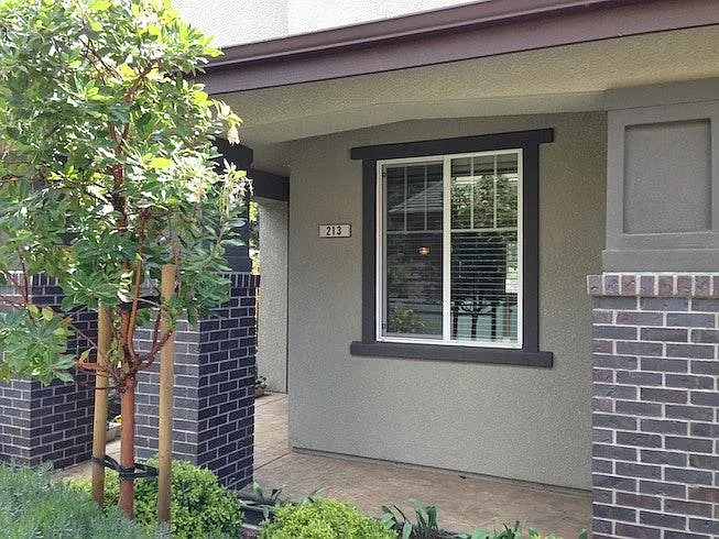 3 bed, 2.5 bath, 1375 sqft, $3,795 — Photo 3