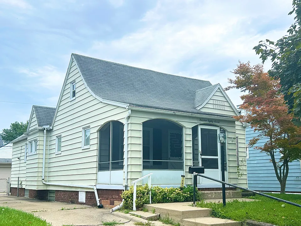 1487 Crestwood Rd