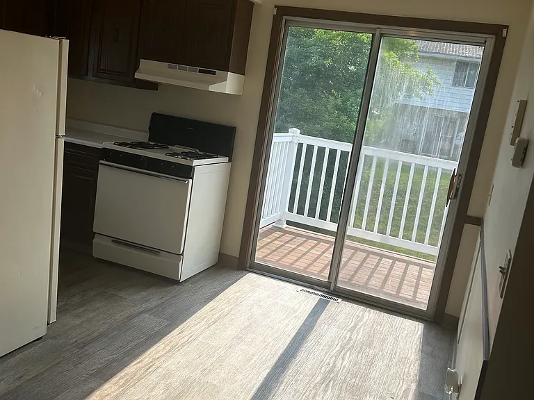 317-319 Stewart Ave NW #317 — Photo 4