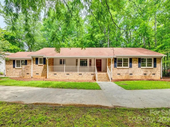 1520 Falconwood Cir, Rock Hill, SC 29732