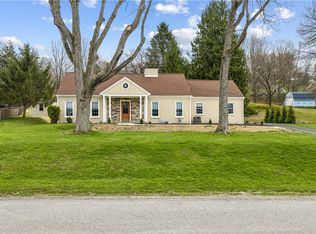557 Morningstar Dr, Ellwood City, PA 16117