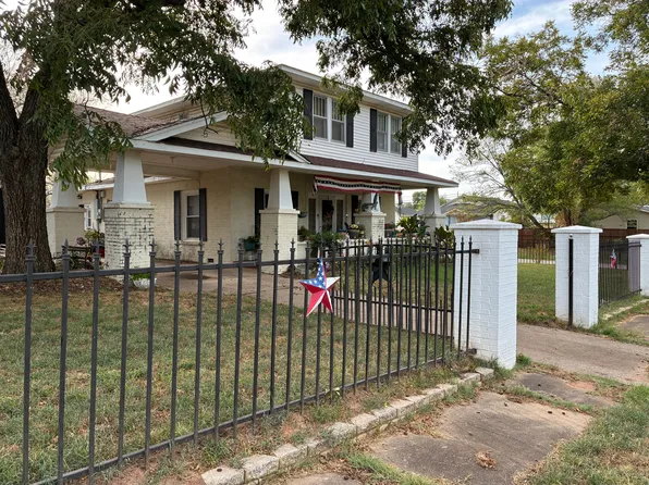 421 S Hickory St, Bristow, OK 74010