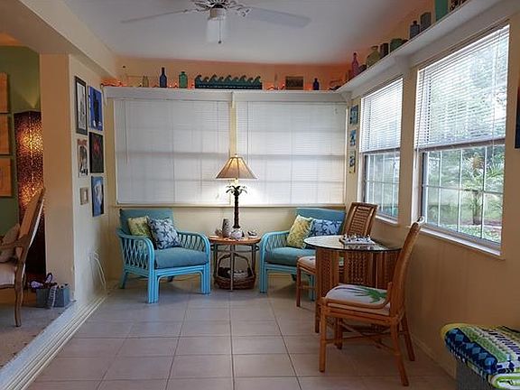5th image of 11530 Oval Dr E