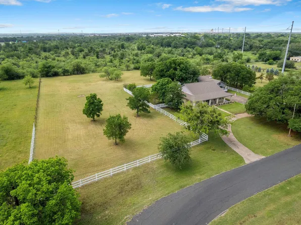 808 Golden Oaks Rd, Georgetown, TX 78628