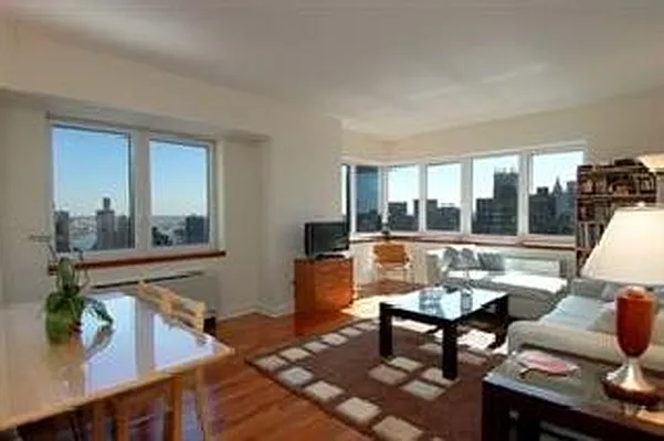 Rented by Corcoran | media 21