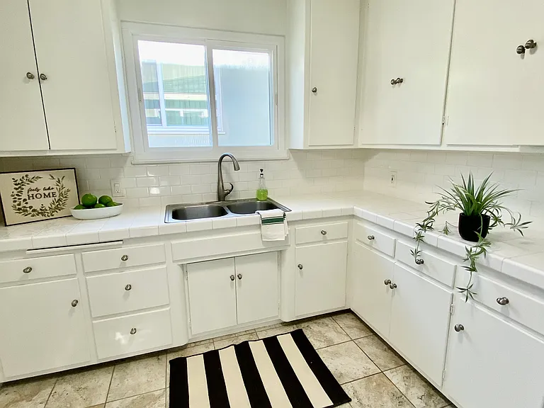 918 E Imperial Ave #4 — Photo 5