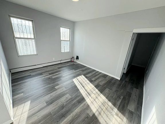 3rd image of 1104 Grove St #2D