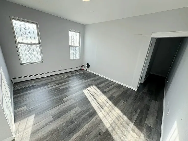 1104 Grove St #2D — Photo 3