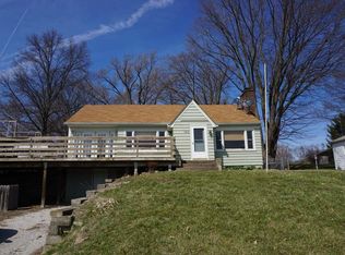 740 S Cody Rd, Le Claire, IA 52753