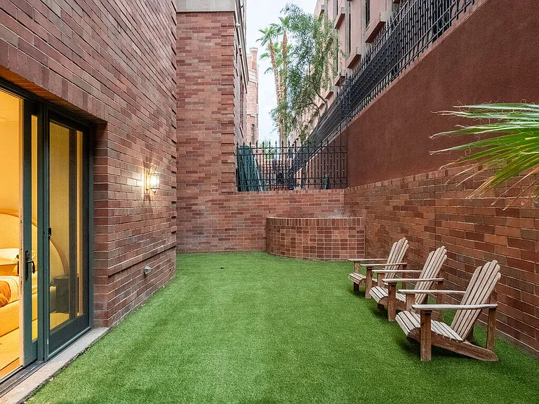 50 W Palm Ln — Photo 17