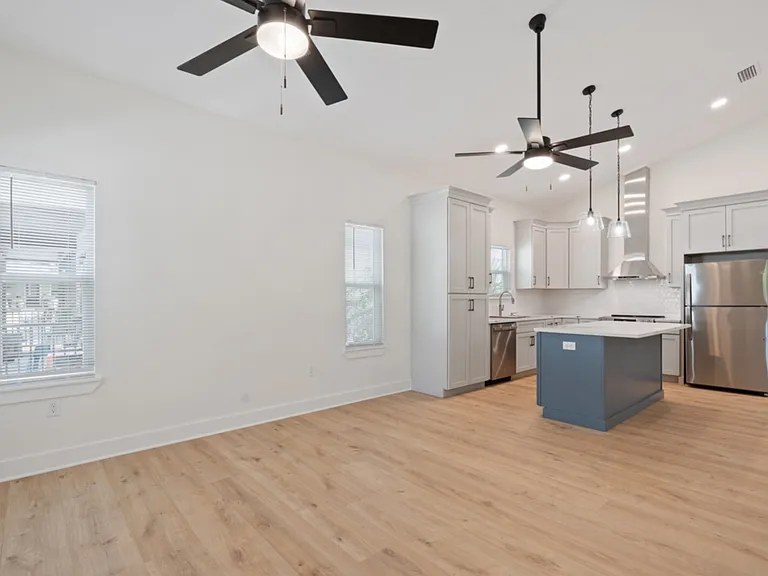 418 N C St — Photo 14