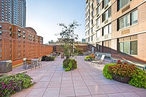 Sold by CityView Real Estate Inc. | media 20