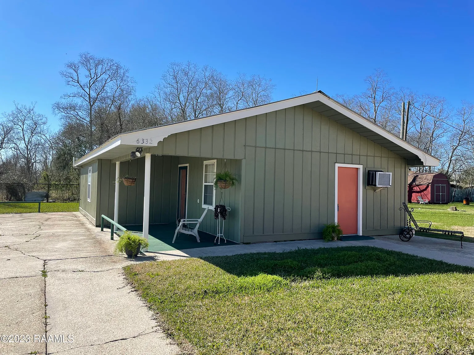 2 bed, 1027 sqft, $900 — Photo 2