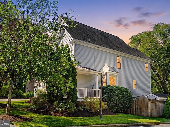 2nd image of 5000 Macarthur Ct NW