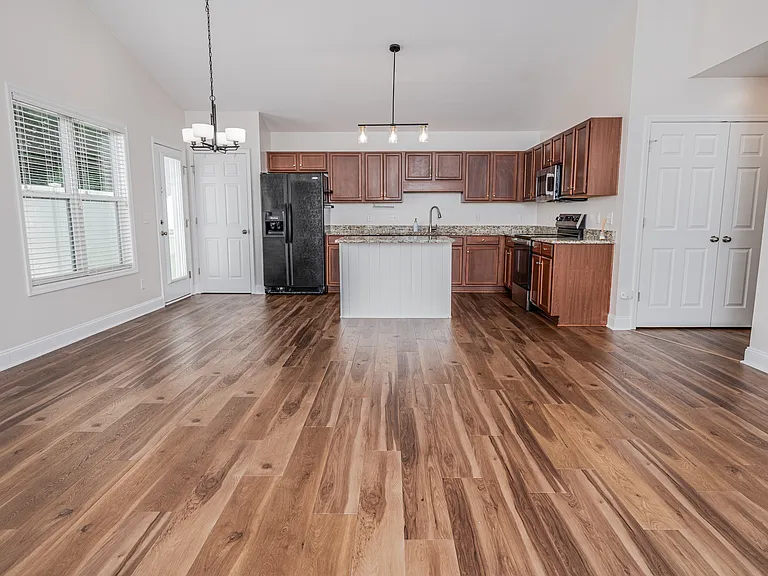 312 Hawks Bluff Dr — Photo 6