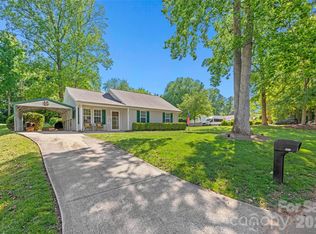 5821 Rowan Way, Charlotte, NC 28214