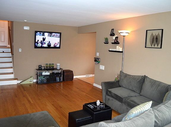 3rd image of 10332 Washington Ave
