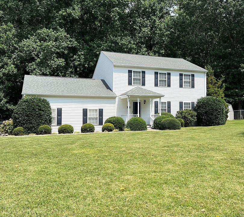 1st image of 108 Fieldstone Ct