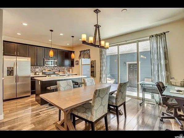10522 S Topview Rd W, South Jordan, UT 84009